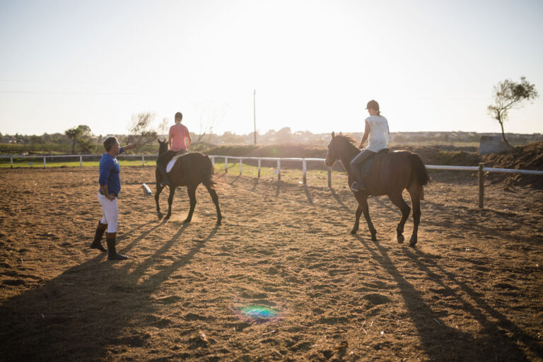 lesson-riding-arena-English-iStock-Wavebreakmedia-838078624-2400
