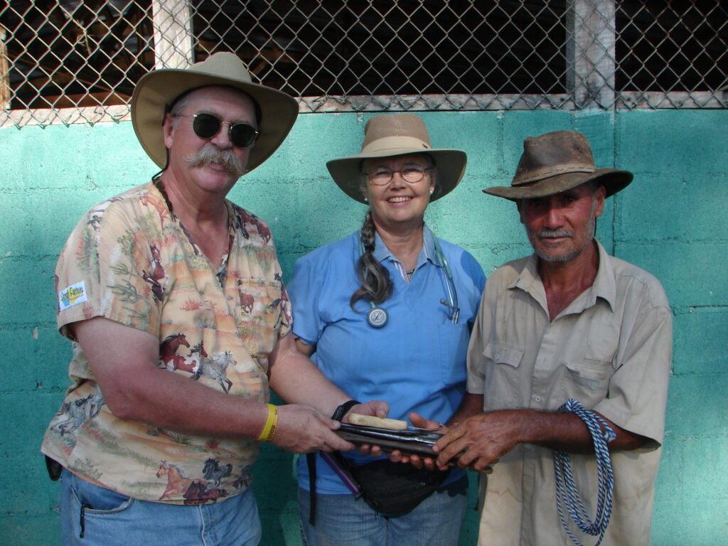 Drs. Tracy Turner and Julia Wilson at an equitarian farrier workshop.