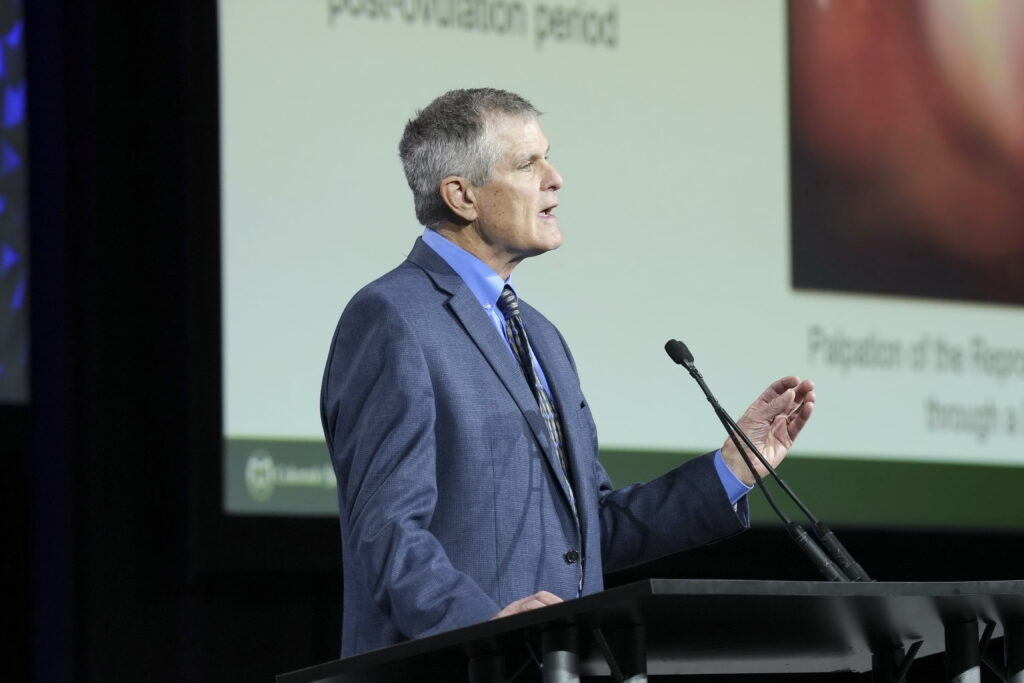 Dr. Pat McCue delivering the Milne Lecture at the 2023 AAEP Convention